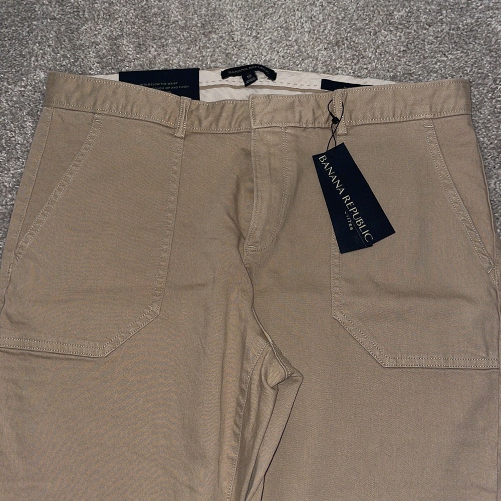 NWT! Banana Republic “Sloan” Khaki Pants - size 10